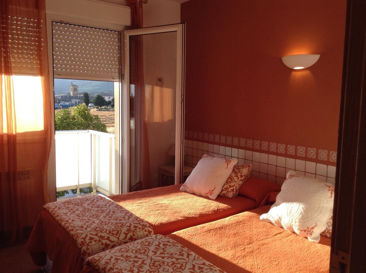 Hostal Camino Del Perdon Uterga 外观 照片